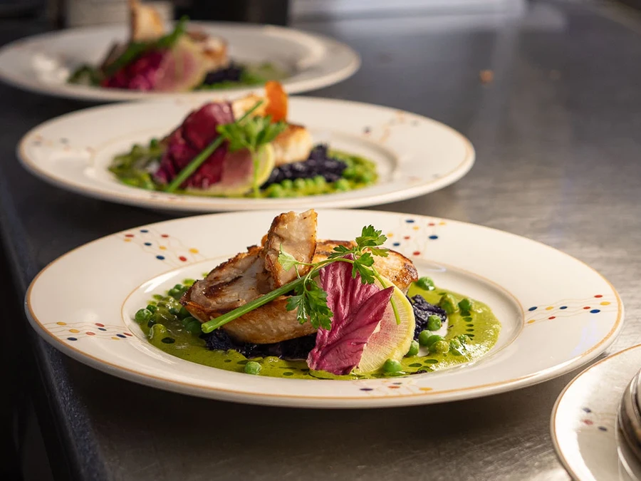 Carte Printemps-Été 2026 - La Couronne Plat de la carte Printemps-Été 2026 servi à La Couronne, restaurant gastronomique à Rouen
