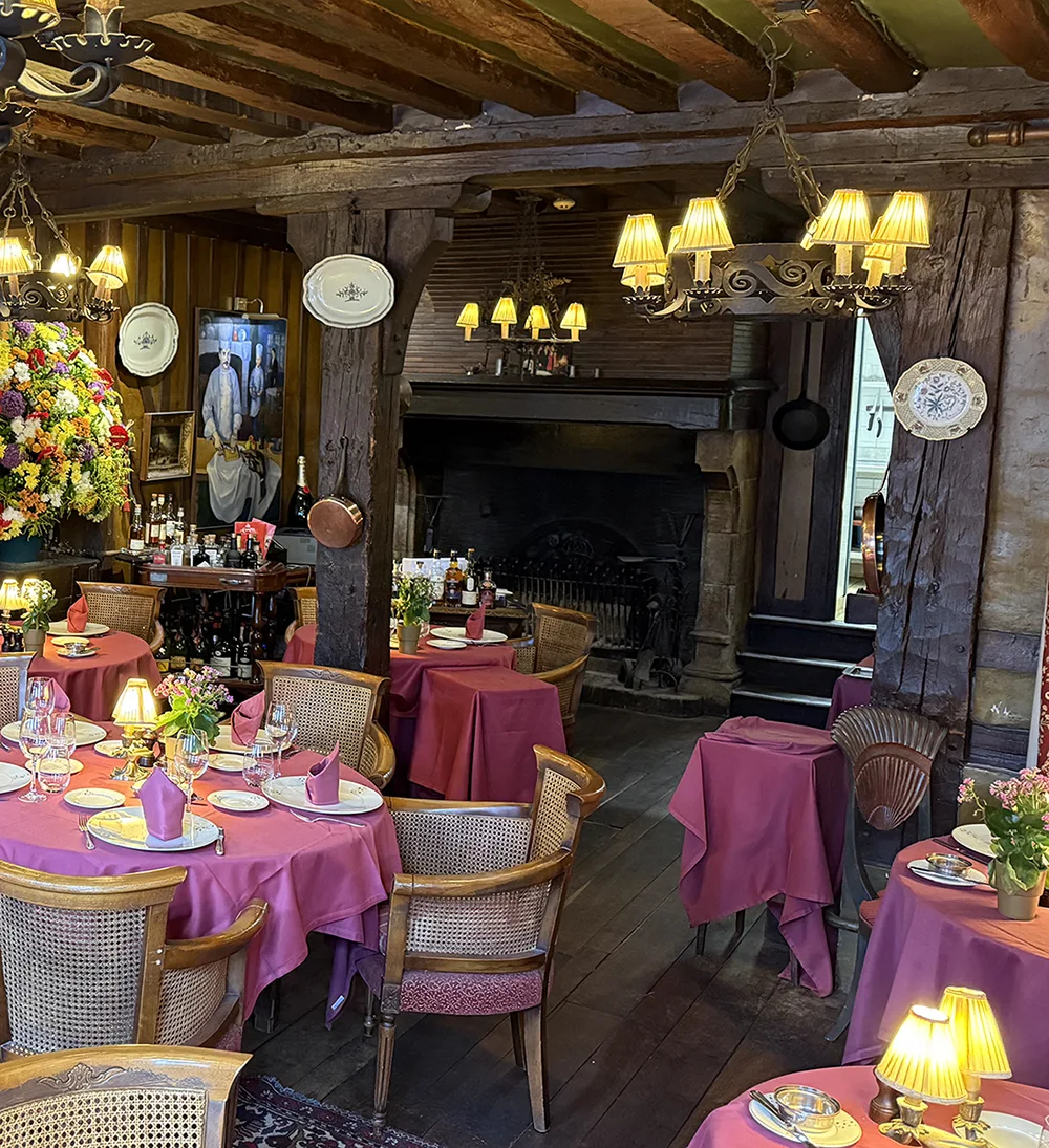 la-couronne-rouen-cheminee-salon-des-rotisseurs LA COURONNE