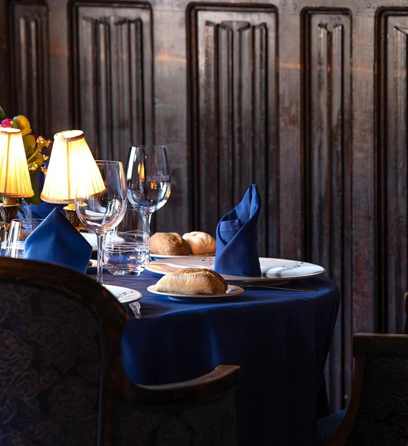 la-couronne-rouen-table-salon-jeanne-darc LA COURONNE