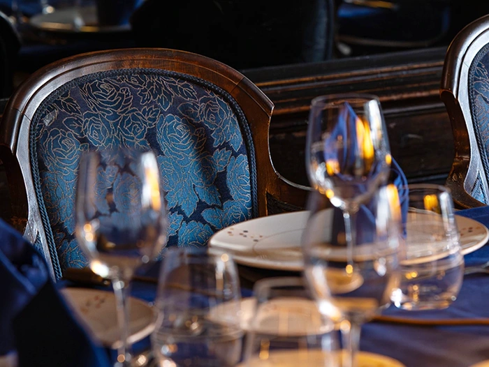 Les salons de La Couronne Vue d'un salon de La Couronne, restaurant gastronomique proposant des espaces privatifs à Rouen